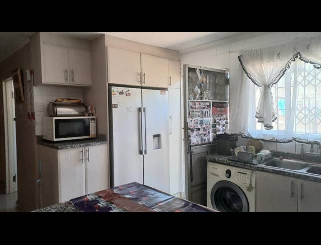 4 BEDROOM HOUSE FOR SALE IN BONELA